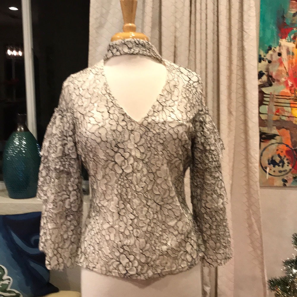 Alexia Admor black white and beige lace